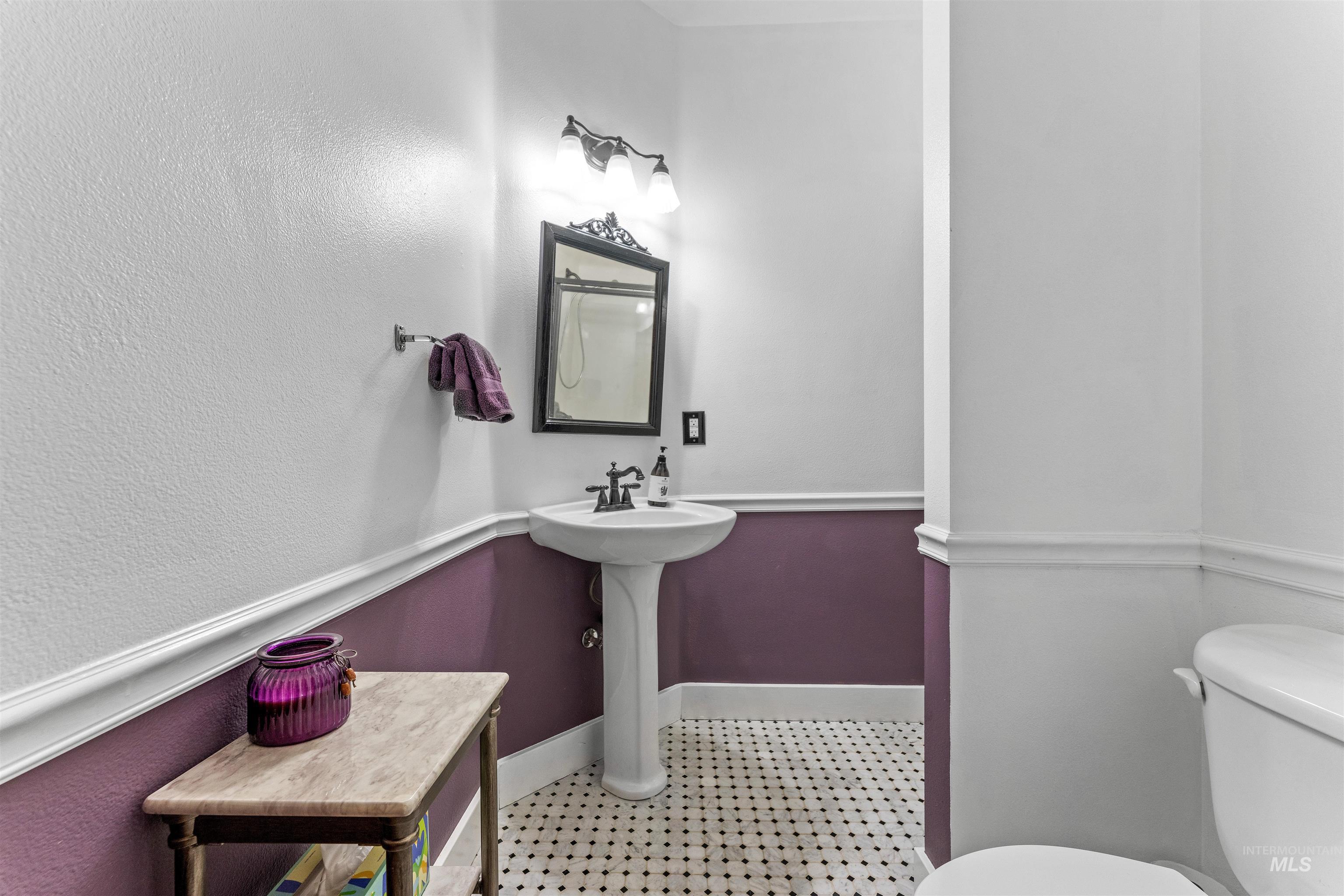 857 E Yucca Canyon St