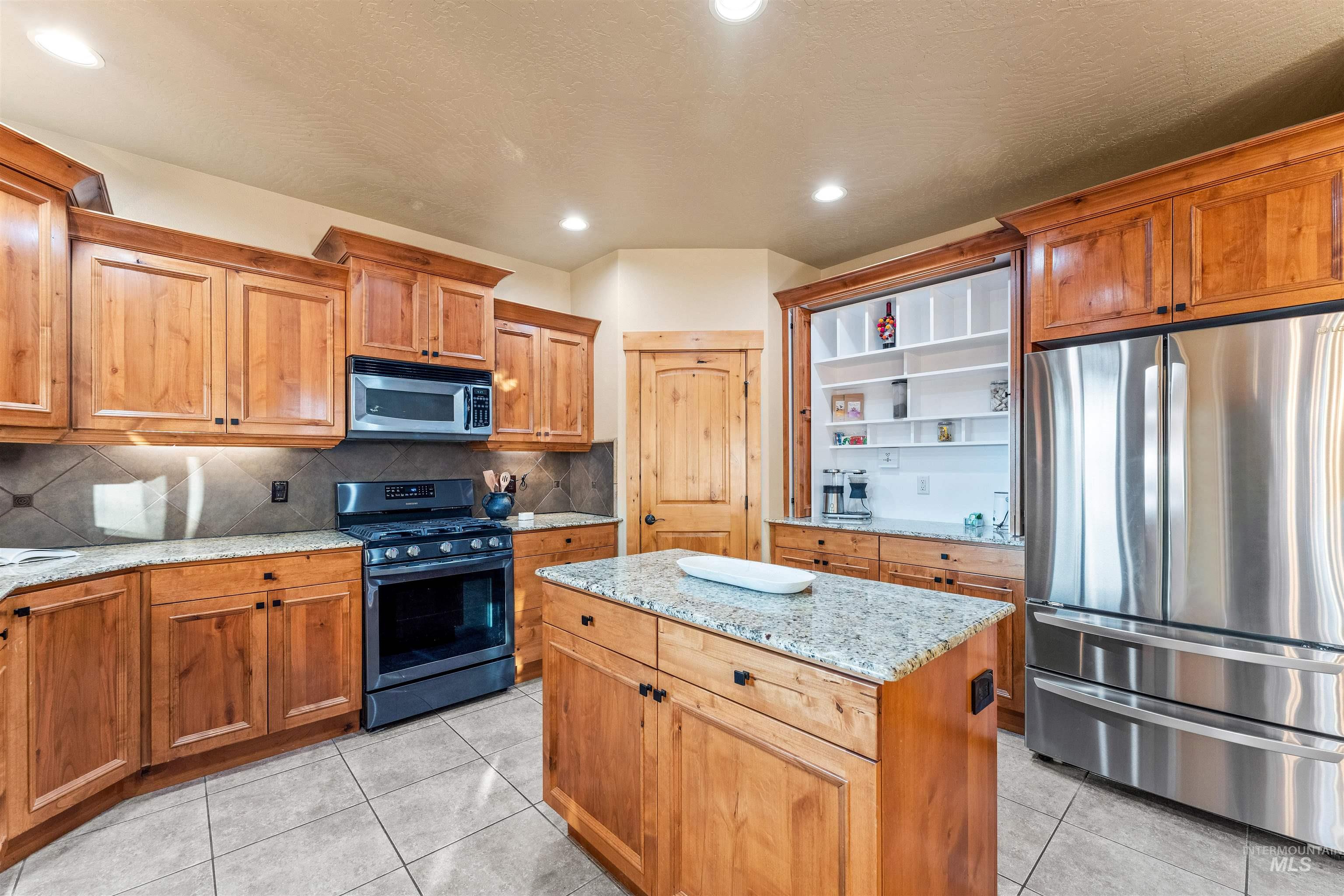 857 E Yucca Canyon St