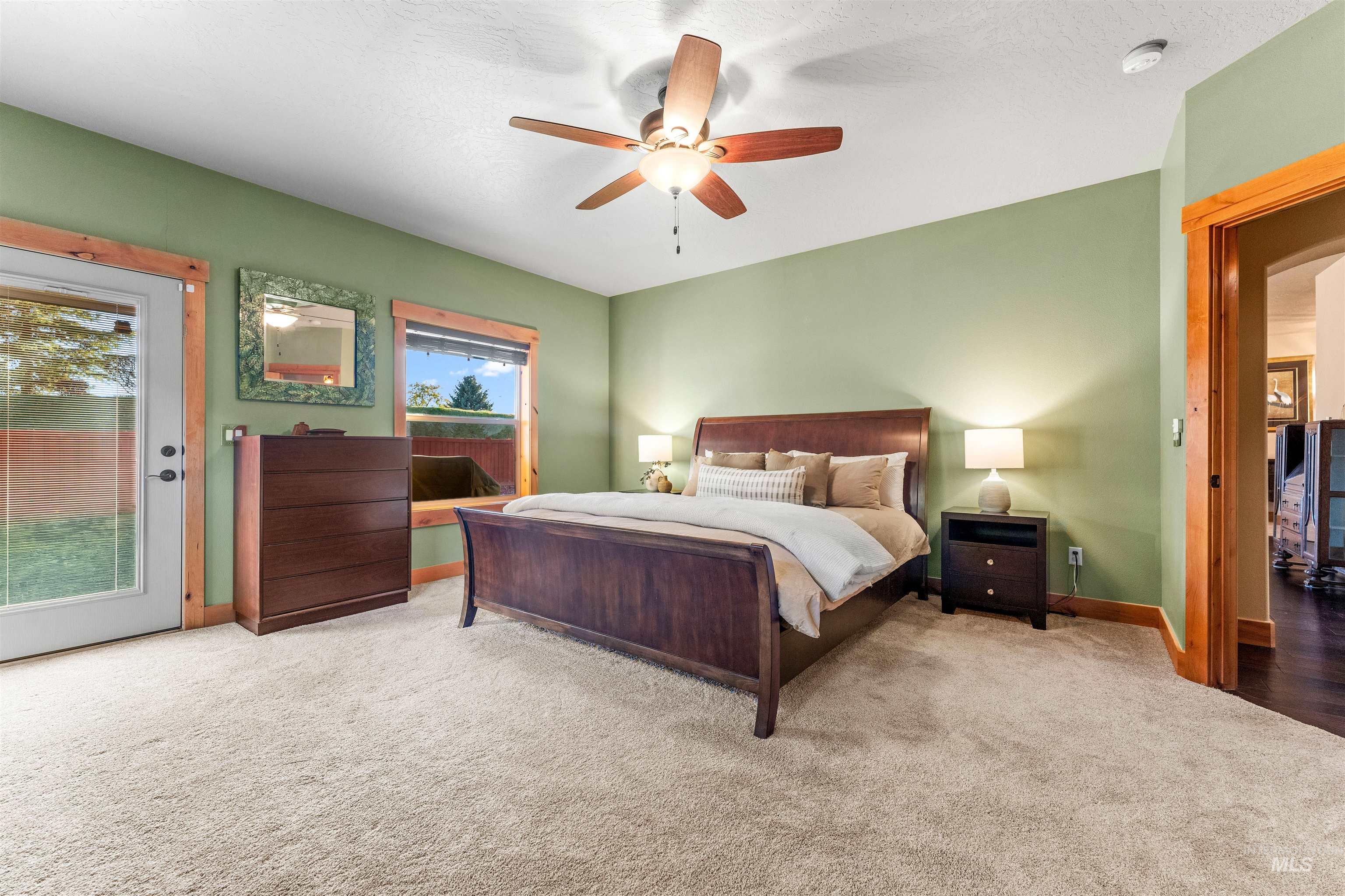 857 E Yucca Canyon St