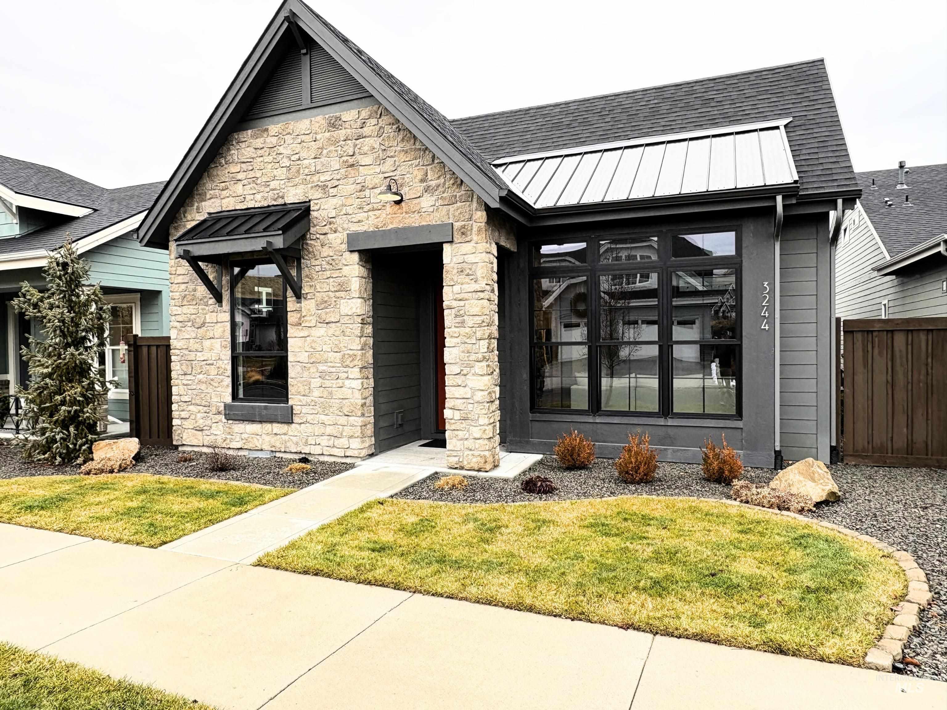 3244 W Antelope View Dr