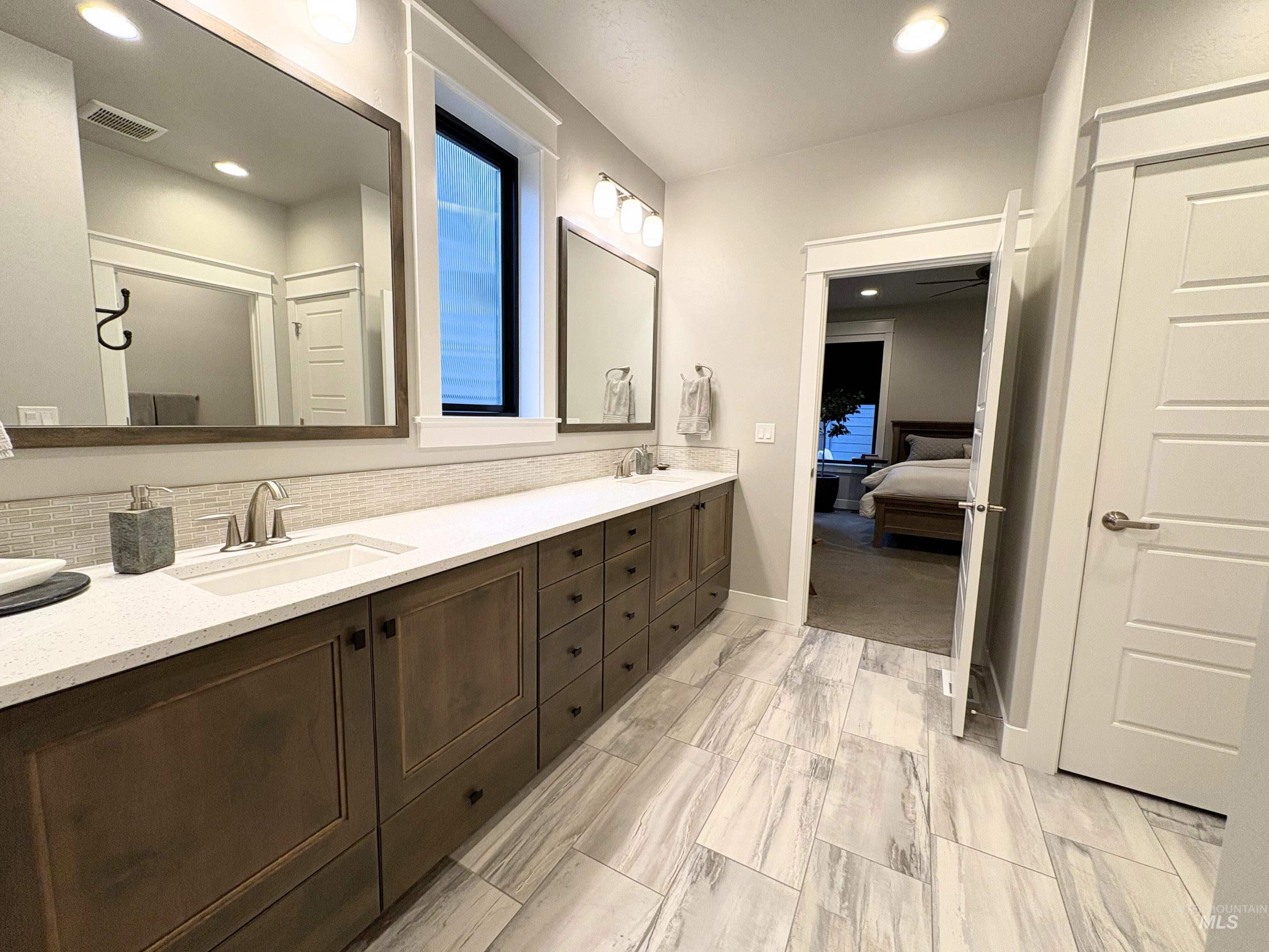 3244 W Antelope View Dr