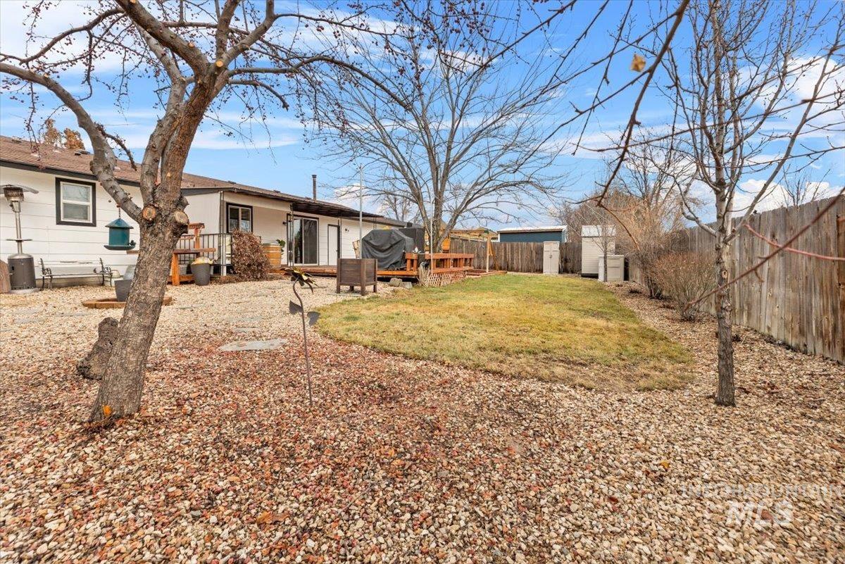 7853 W Amity Rd