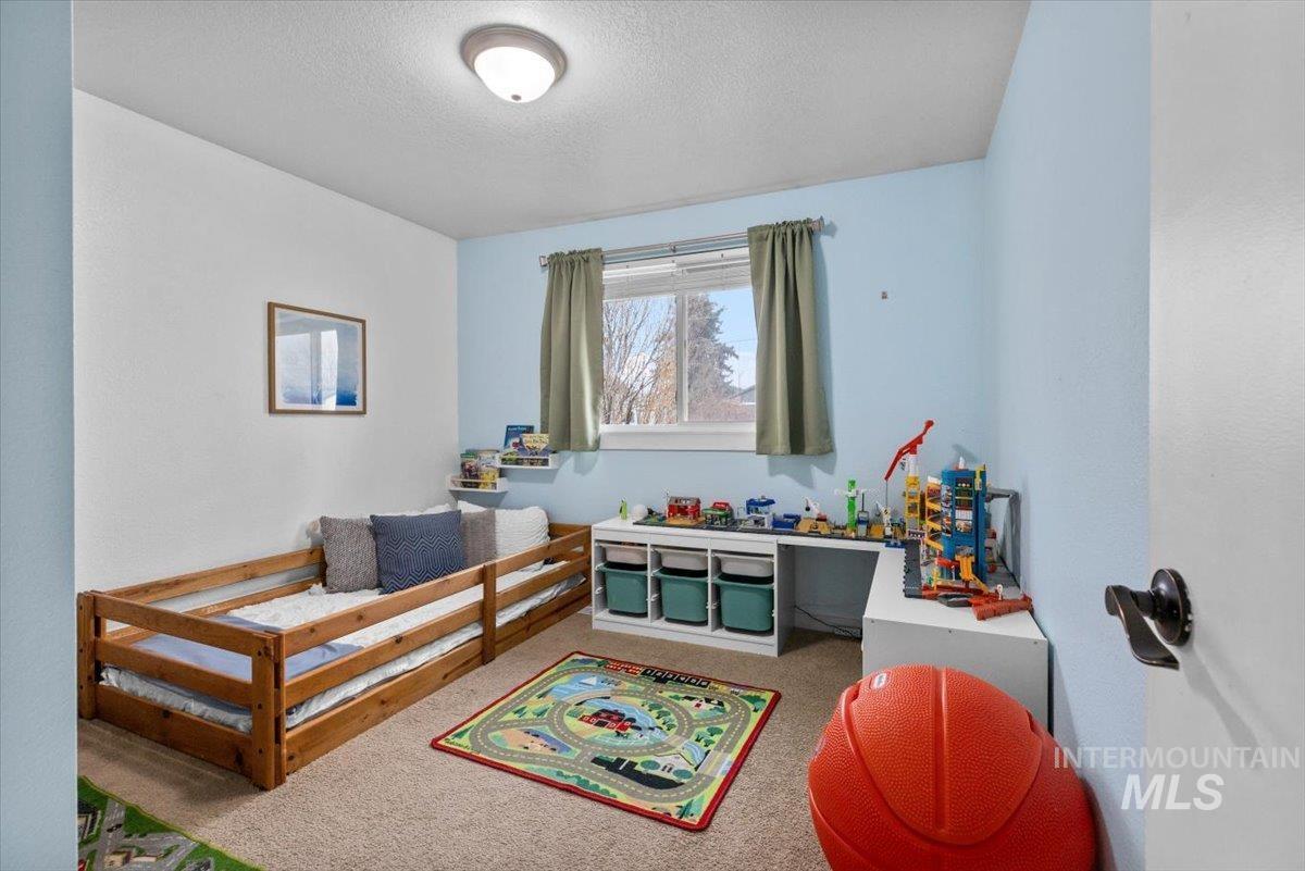 7853 W Amity Rd