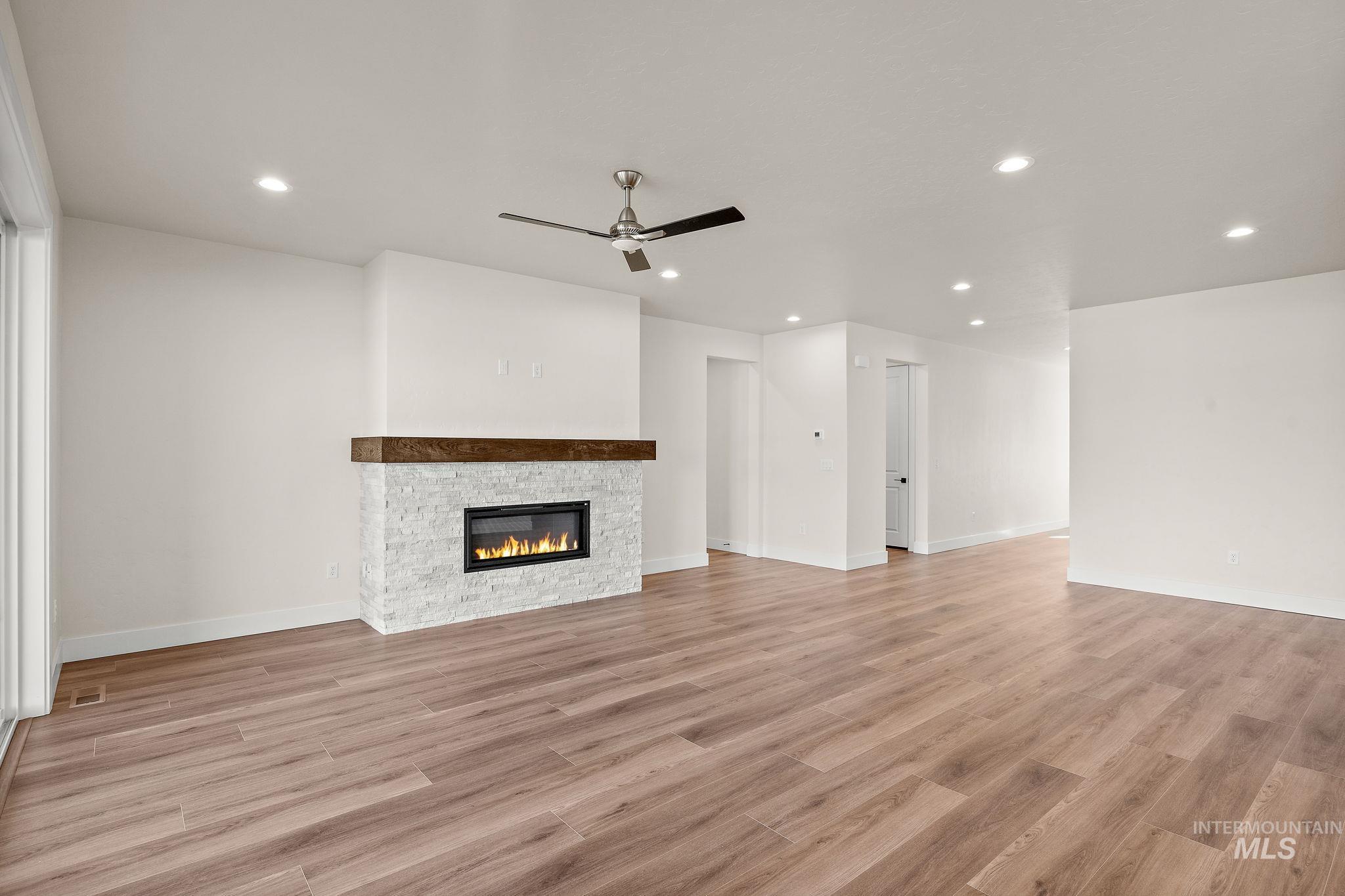 5474 W Double Blue St