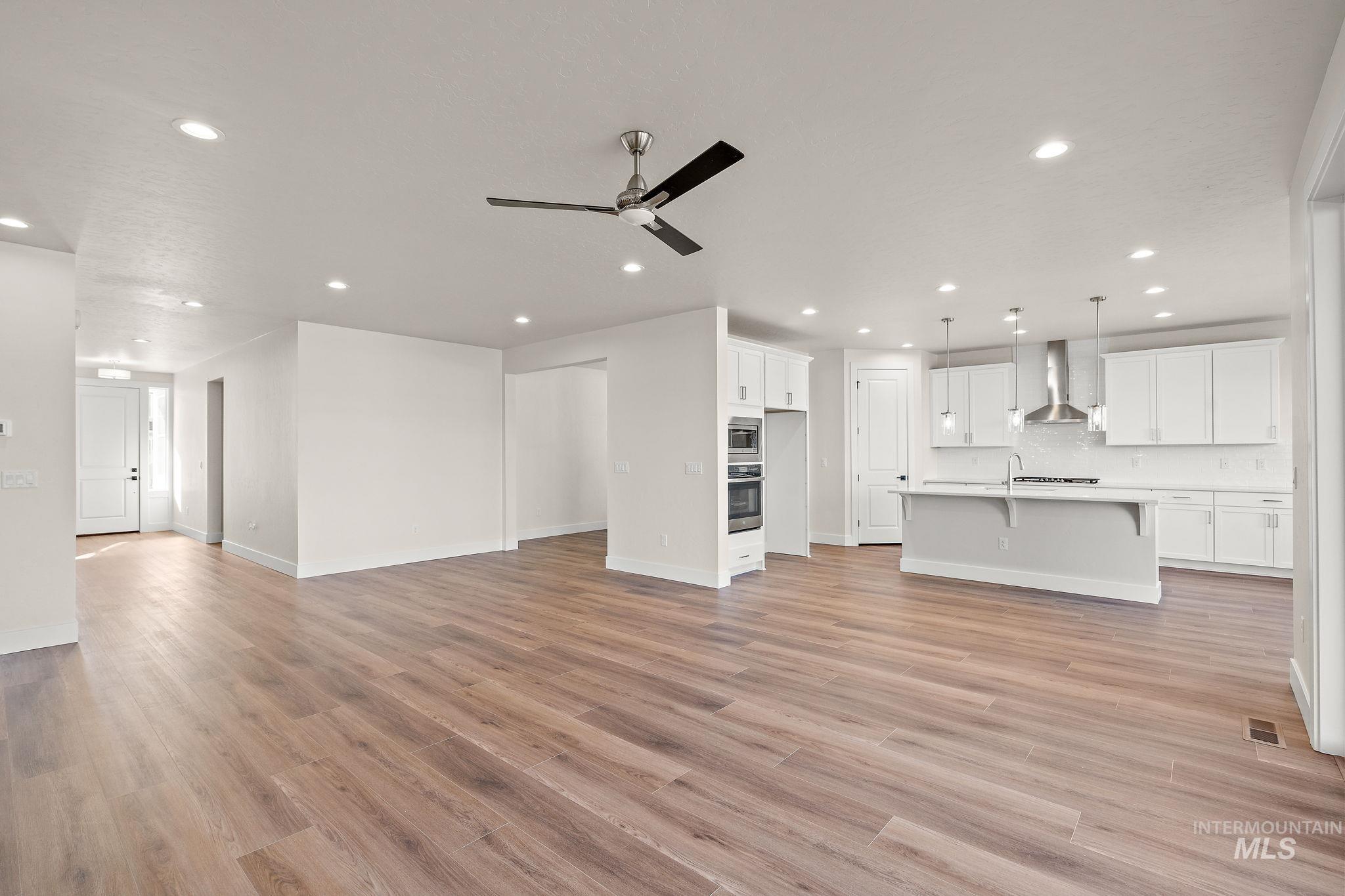 5474 W Double Blue St