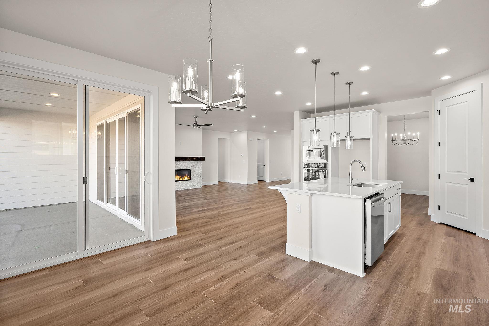 5474 W Double Blue St