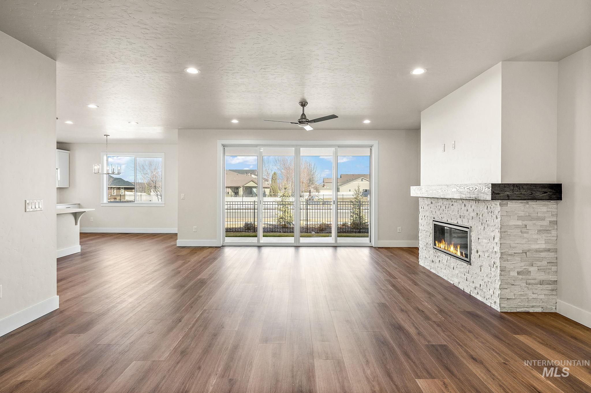 5474 W Double Blue St