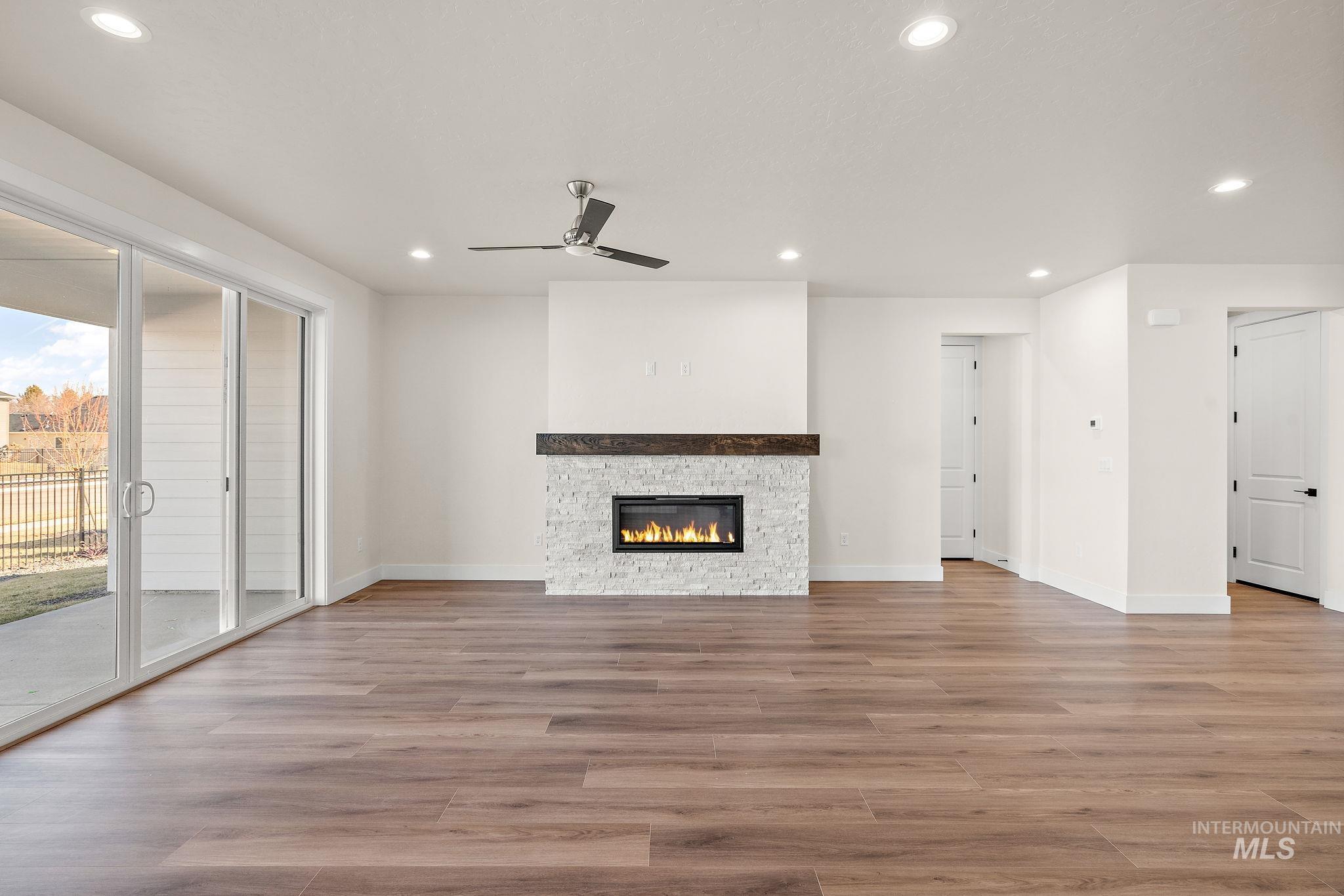 5474 W Double Blue St