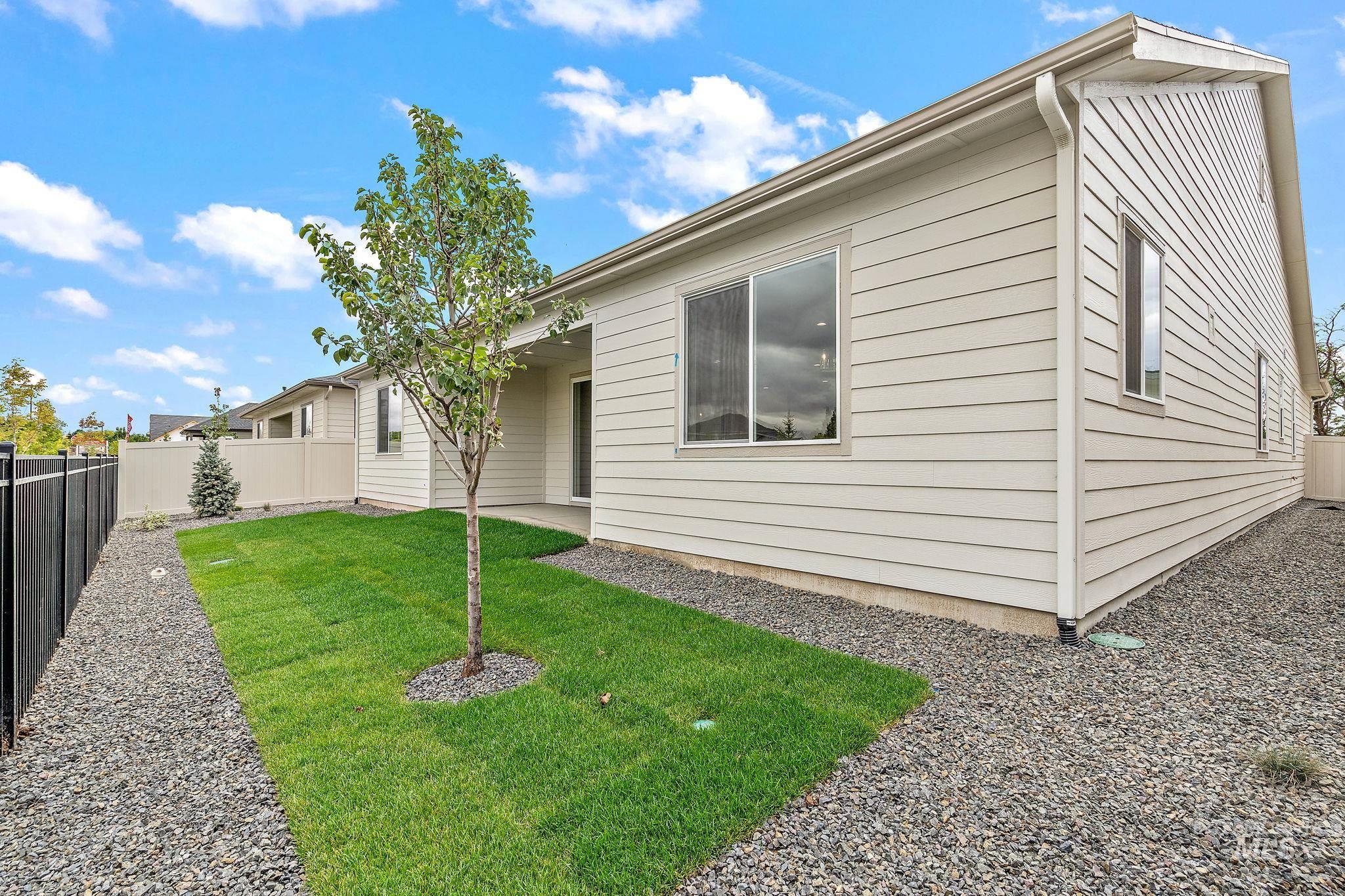 5474 W Double Blue St