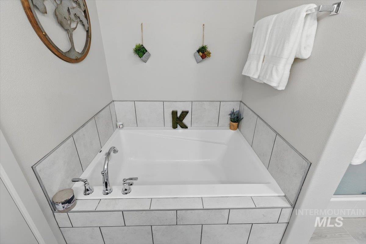 17624 Barefoot Ridge Way