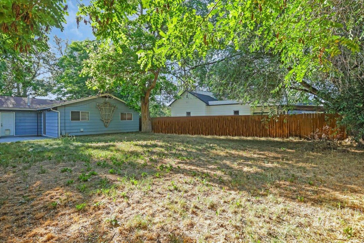 1660 S Lincoln Ave.