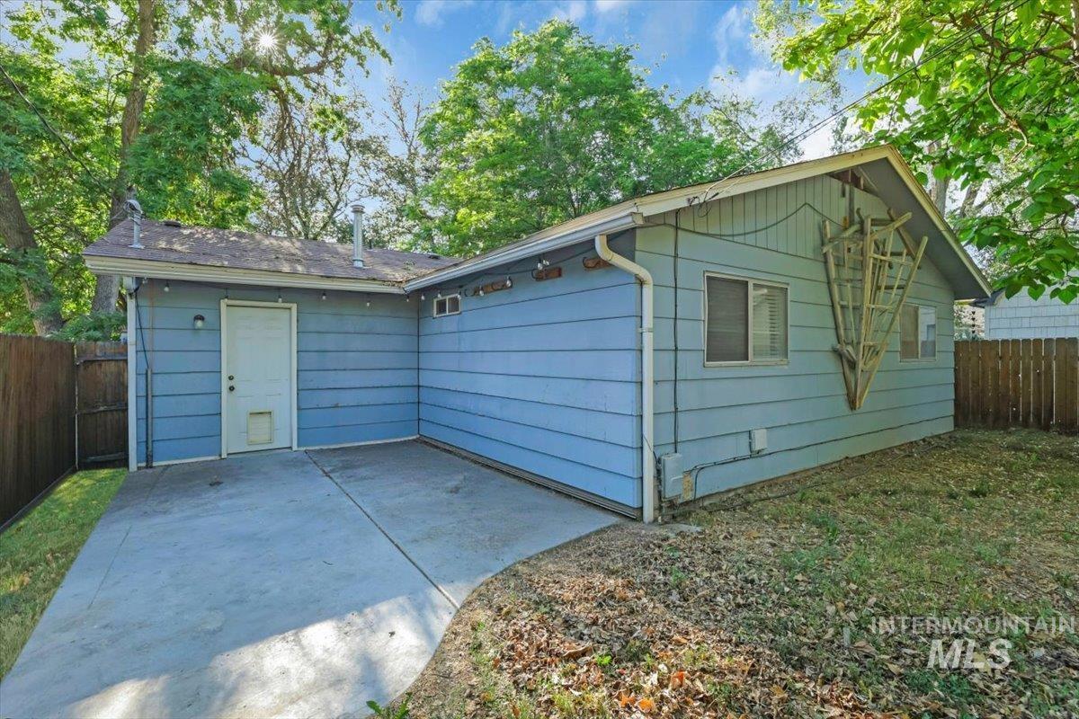 1660 S Lincoln Ave.