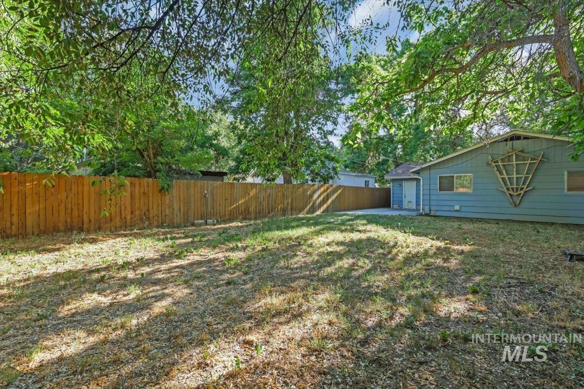 1660 S Lincoln Ave.