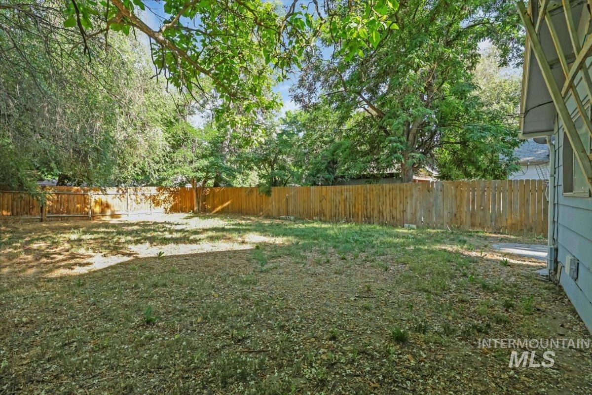 1660 S Lincoln Ave.