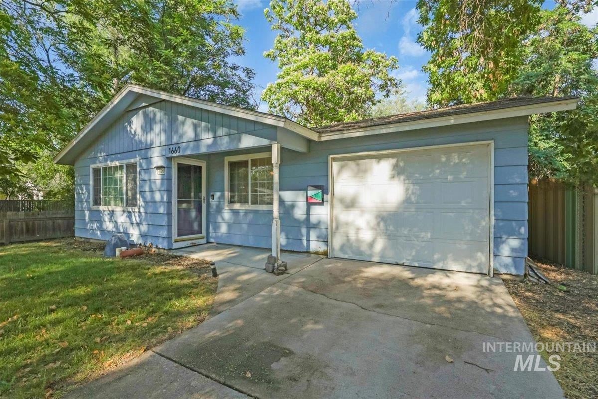 1660 S Lincoln Ave.