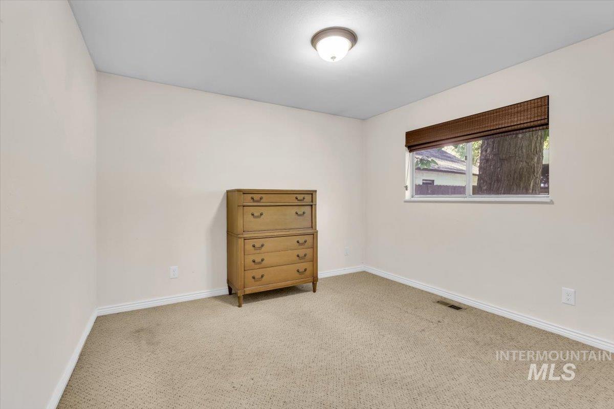 1660 S Lincoln Ave.
