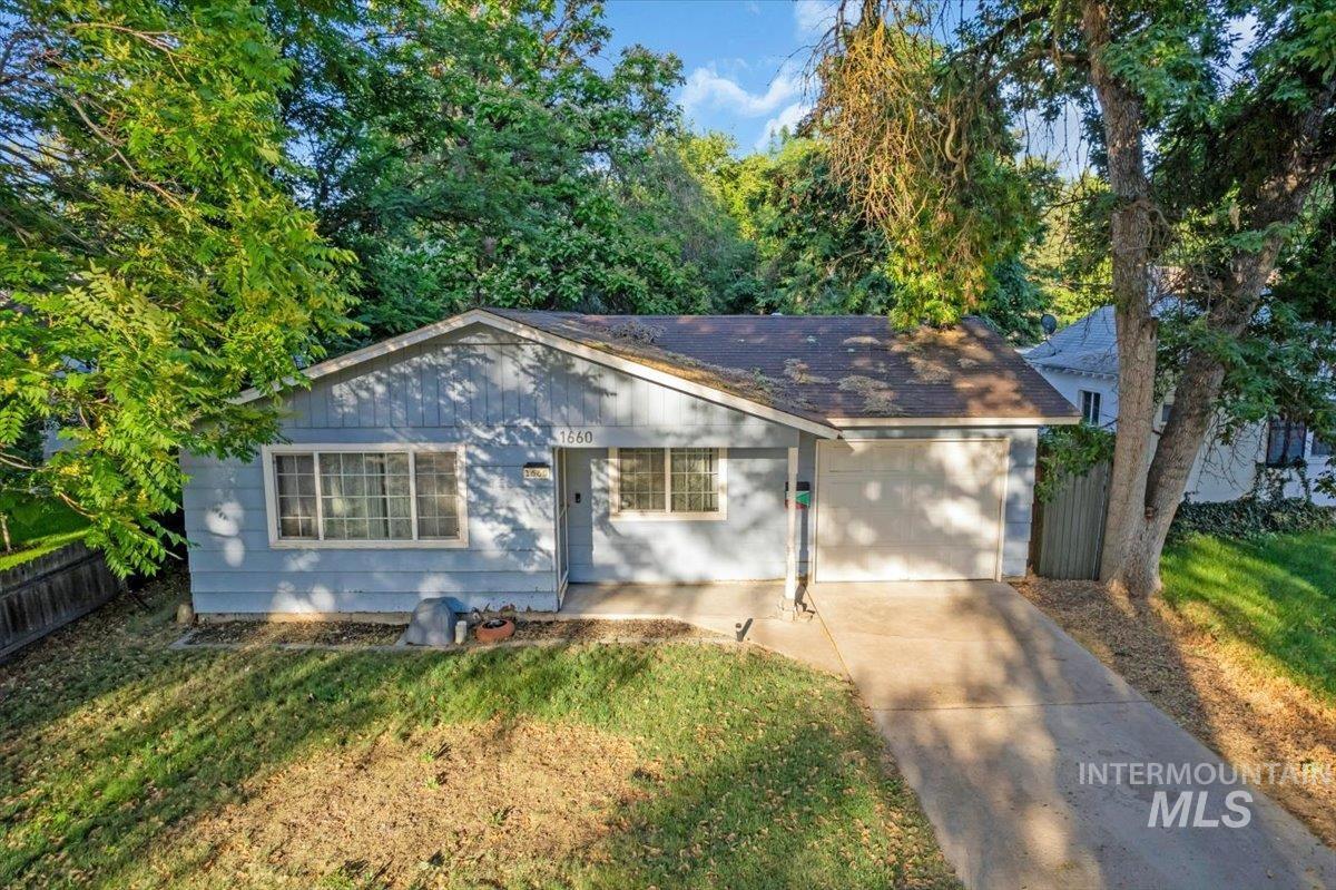 1660 S Lincoln Ave.