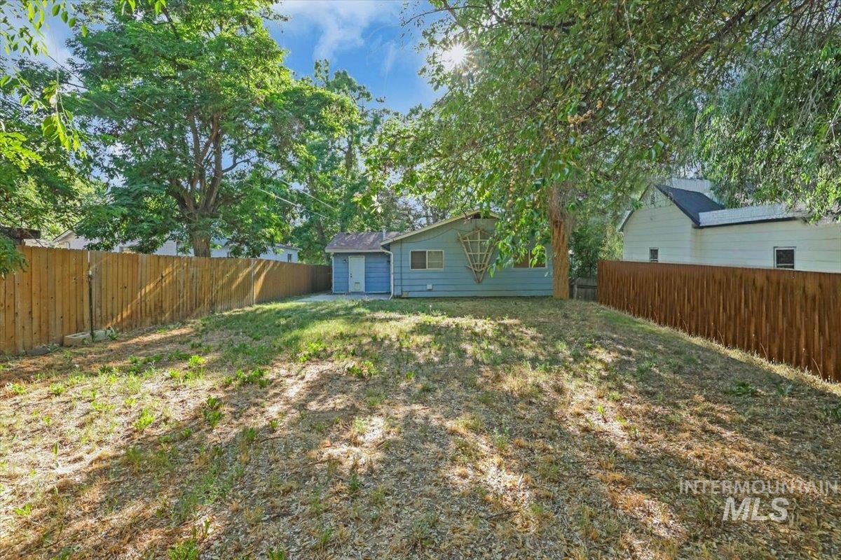 1660 S Lincoln Ave.