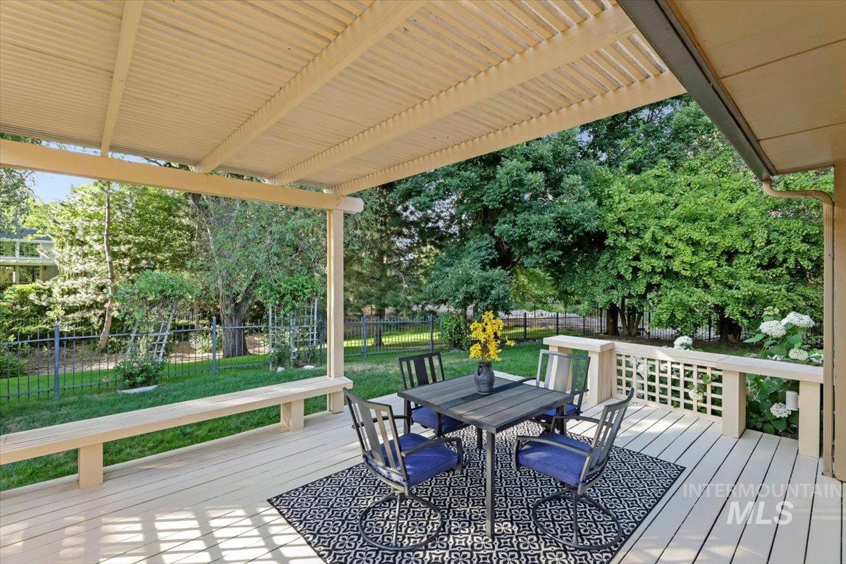 1354 E Nest View Ct