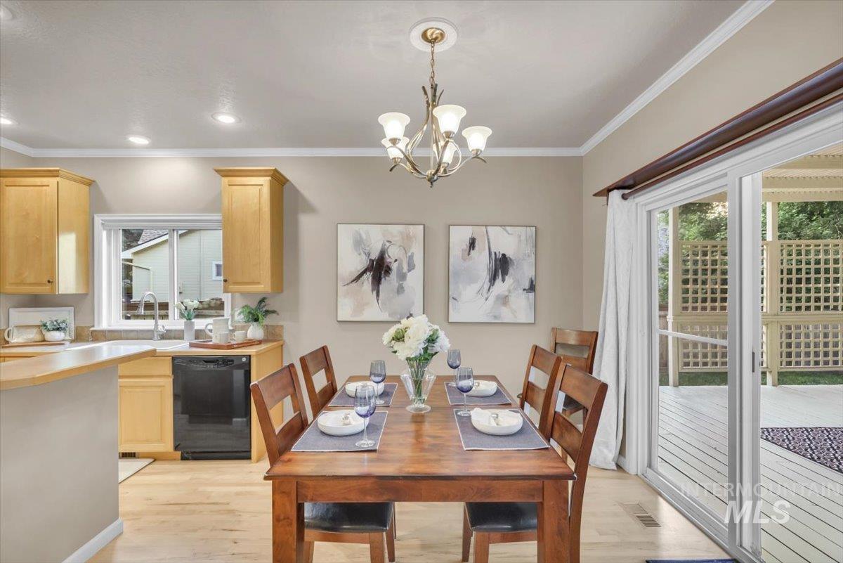 1354 E Nest View Ct