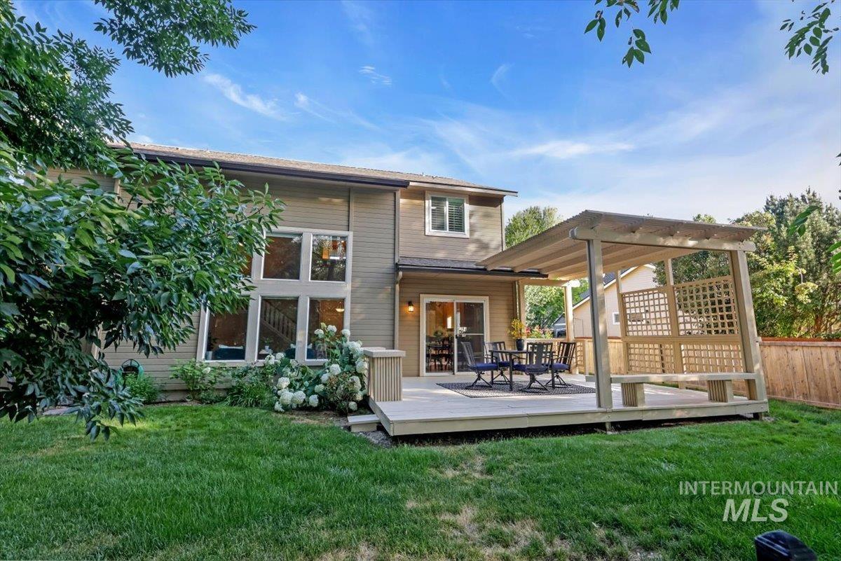 1354 E Nest View Ct