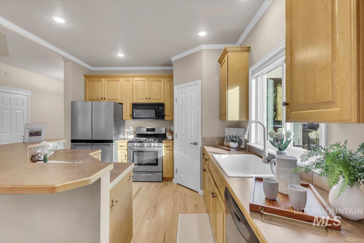 1354 E Nest View Ct