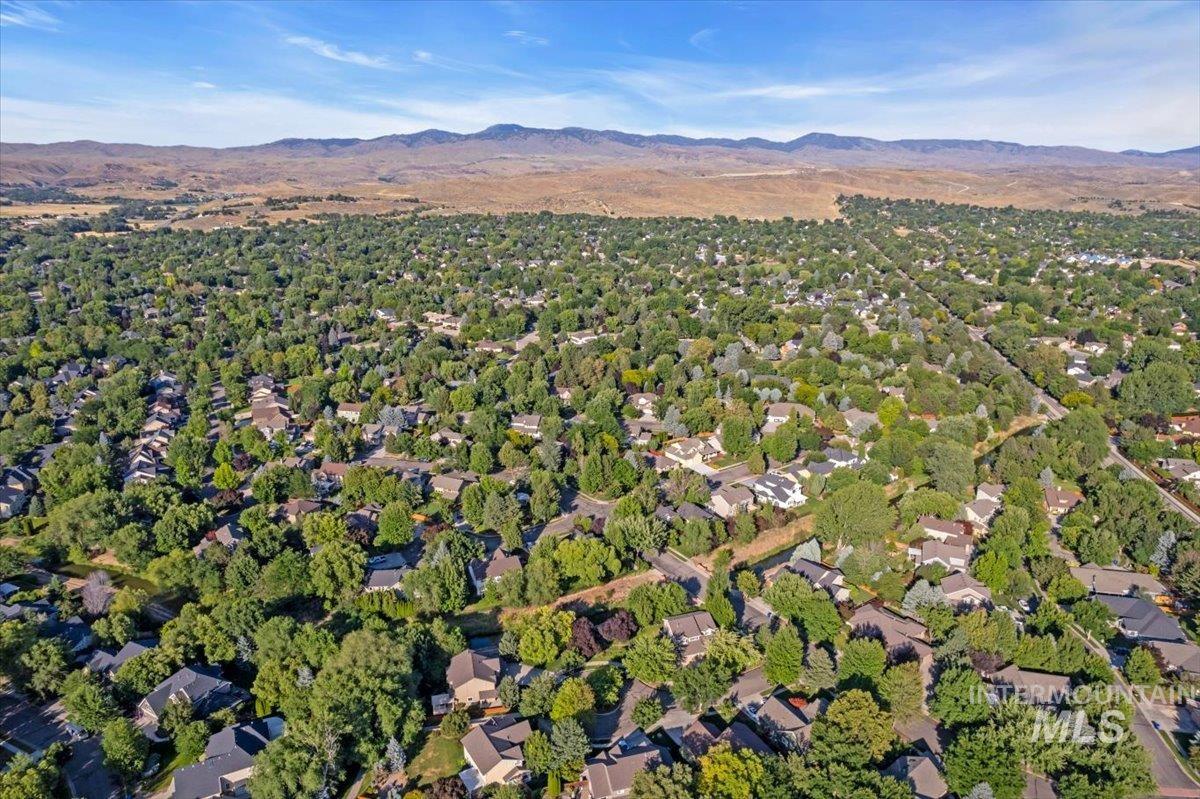 1354 E Nest View Ct