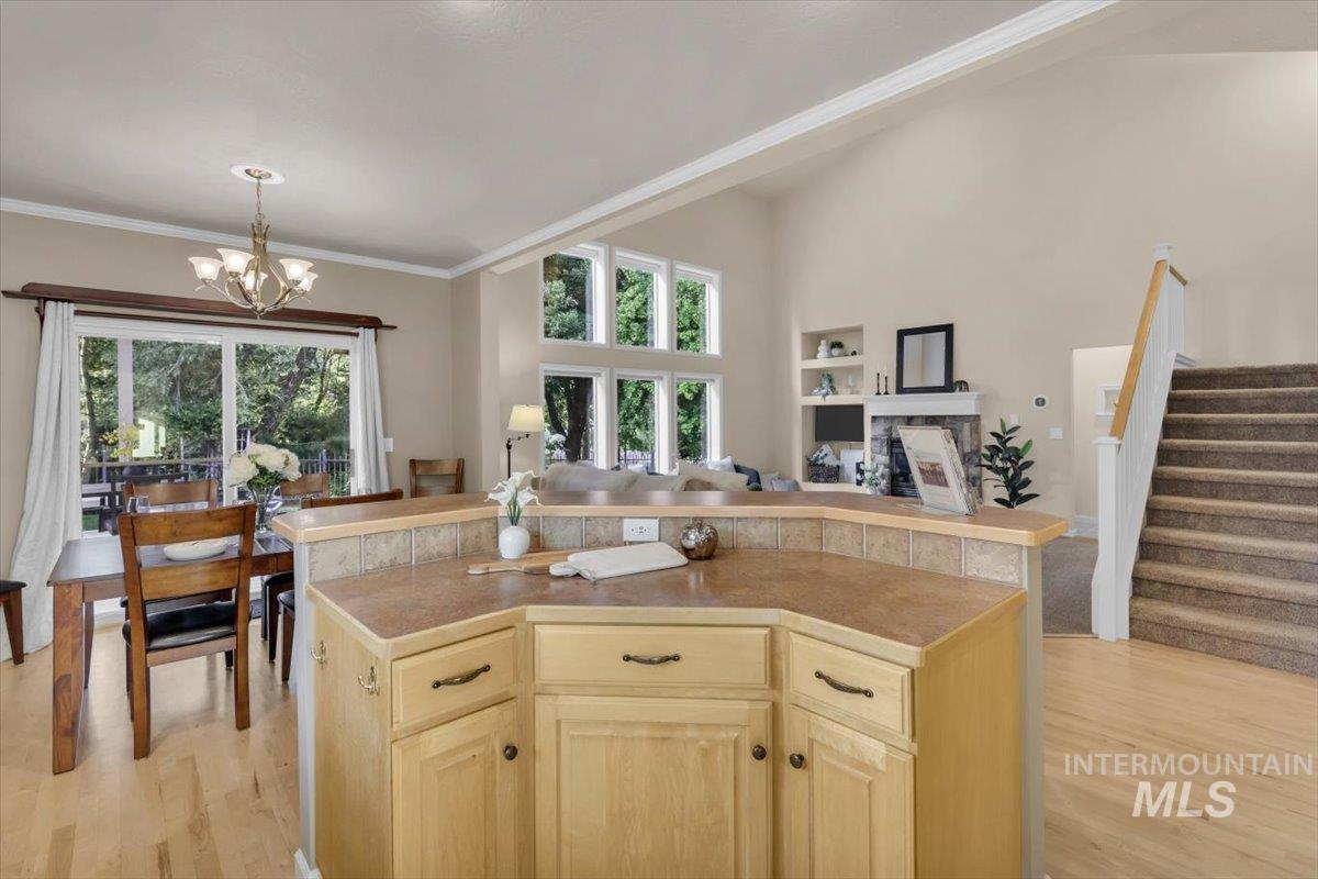 1354 E Nest View Ct