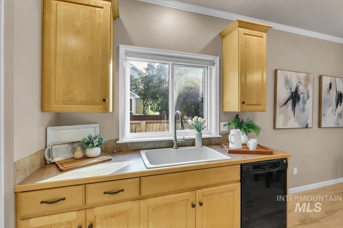 1354 E Nest View Ct