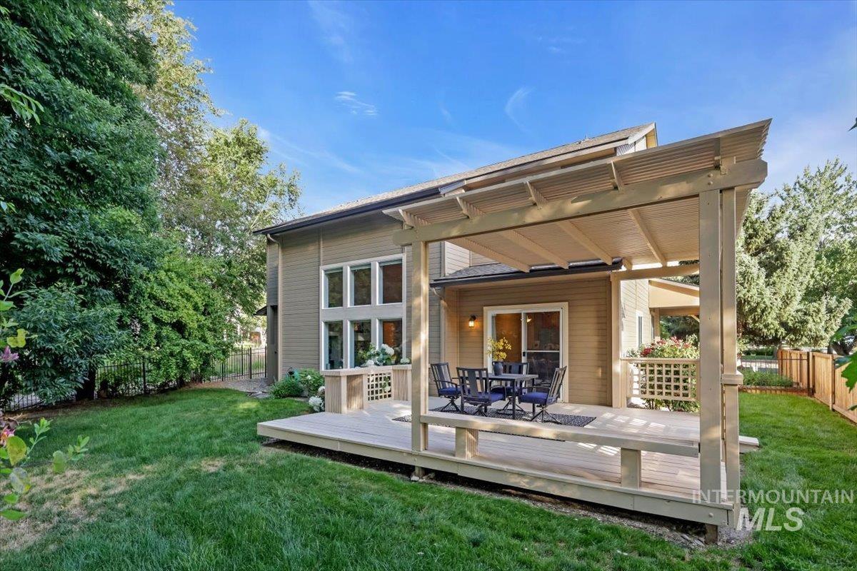 1354 E Nest View Ct