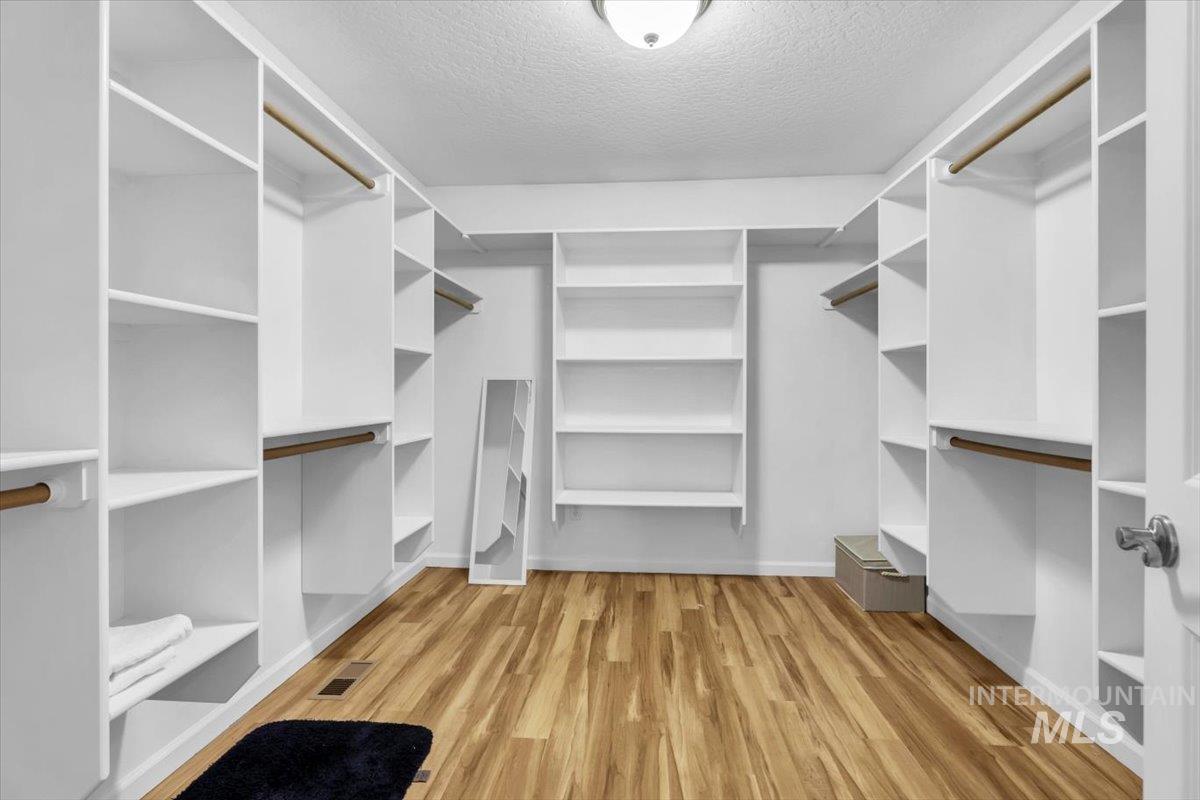 1354 E Nest View Ct
