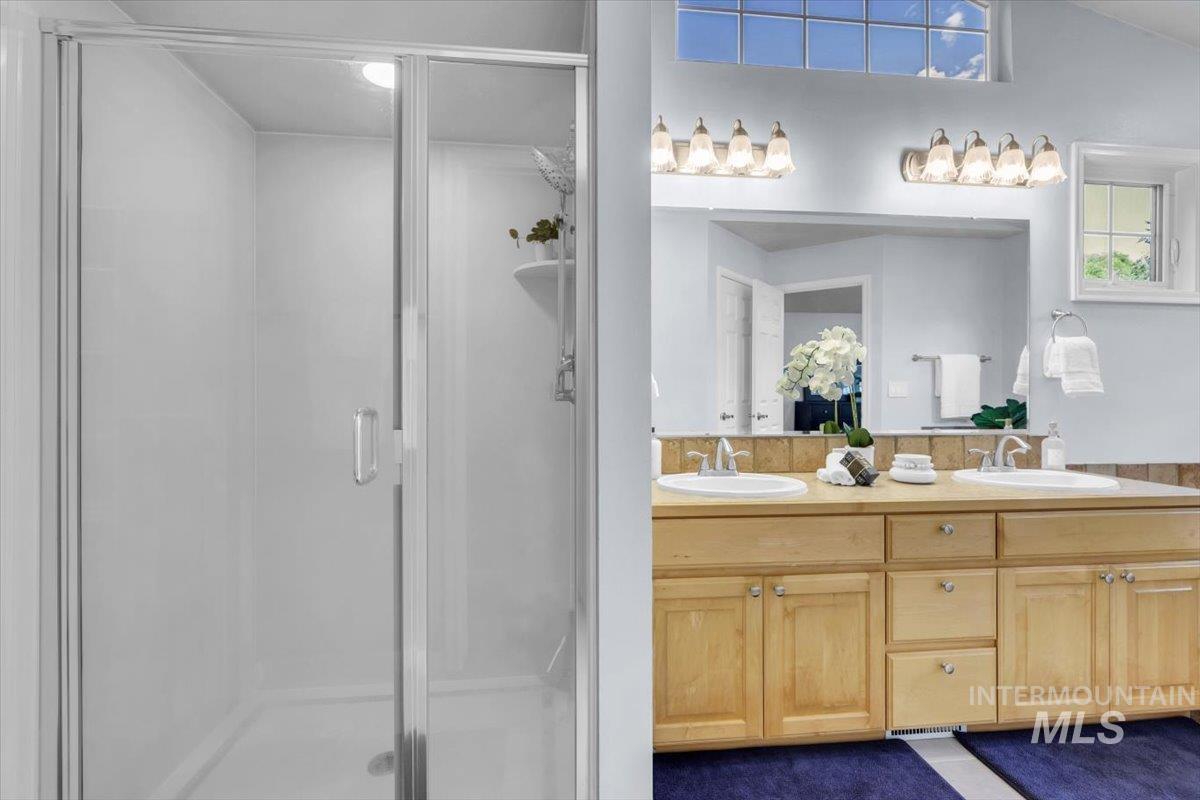 1354 E Nest View Ct