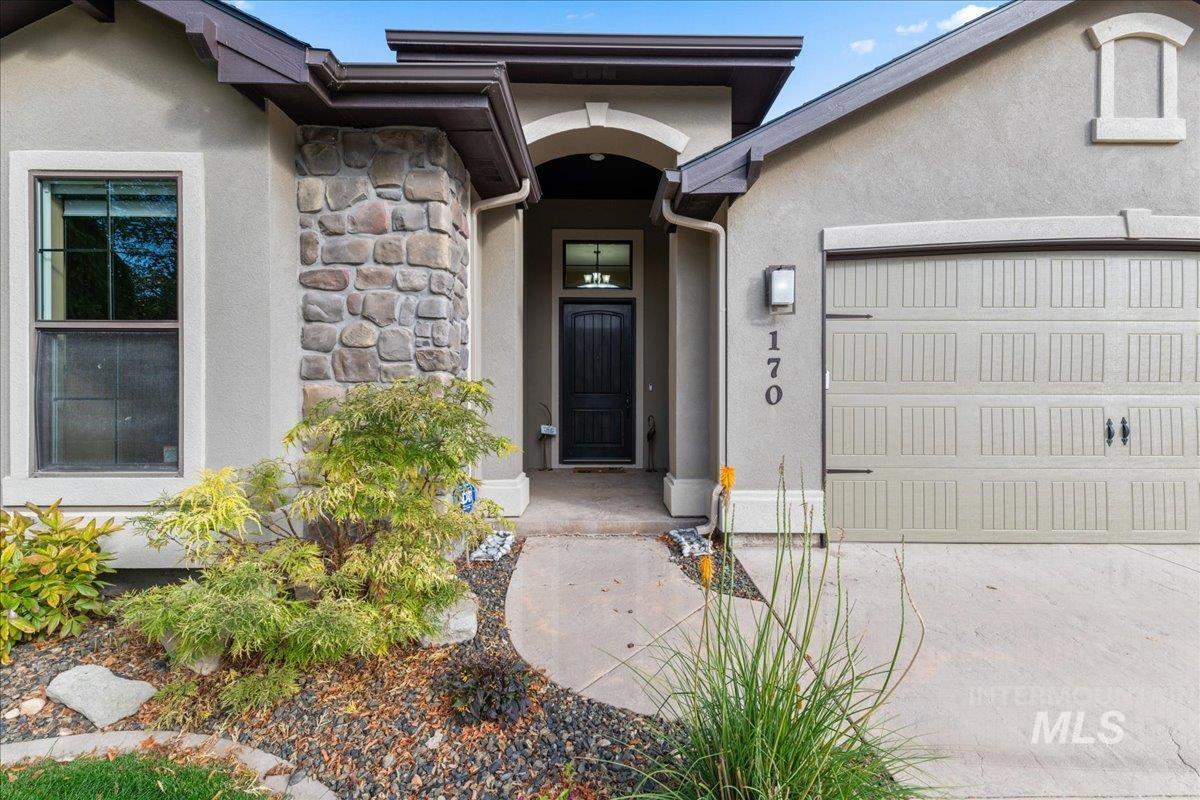 170 E Cholla Hills St