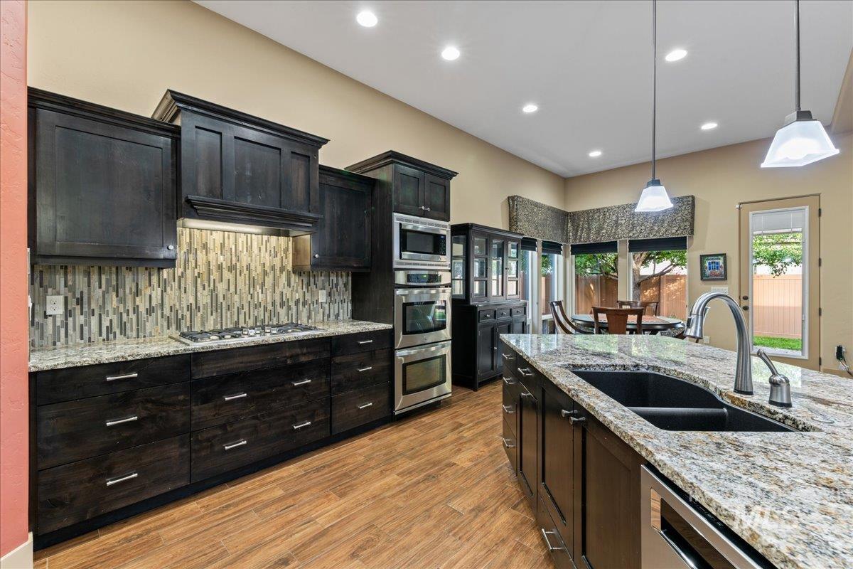 170 E Cholla Hills St