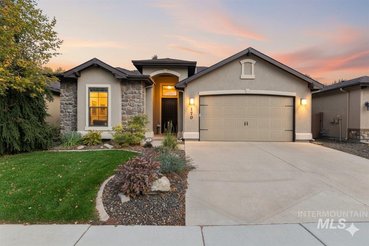 170 E Cholla Hills St