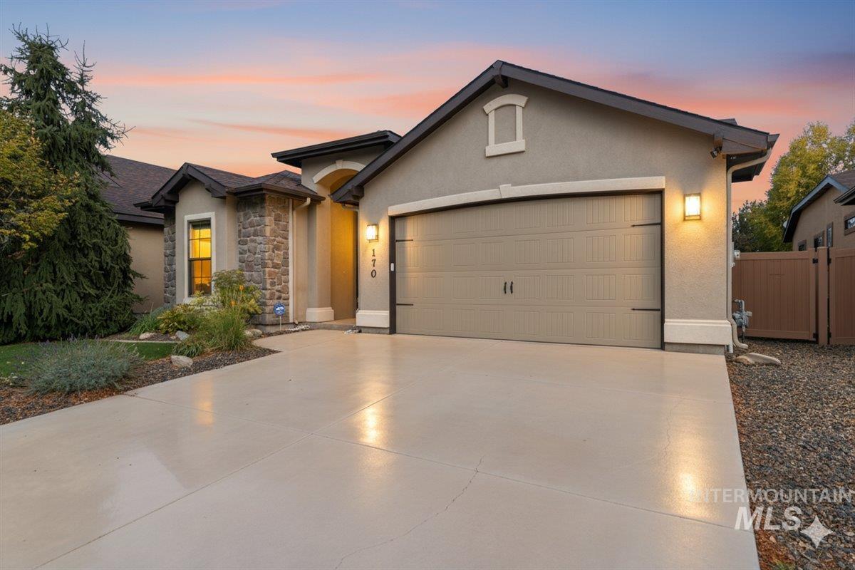 170 E Cholla Hills St