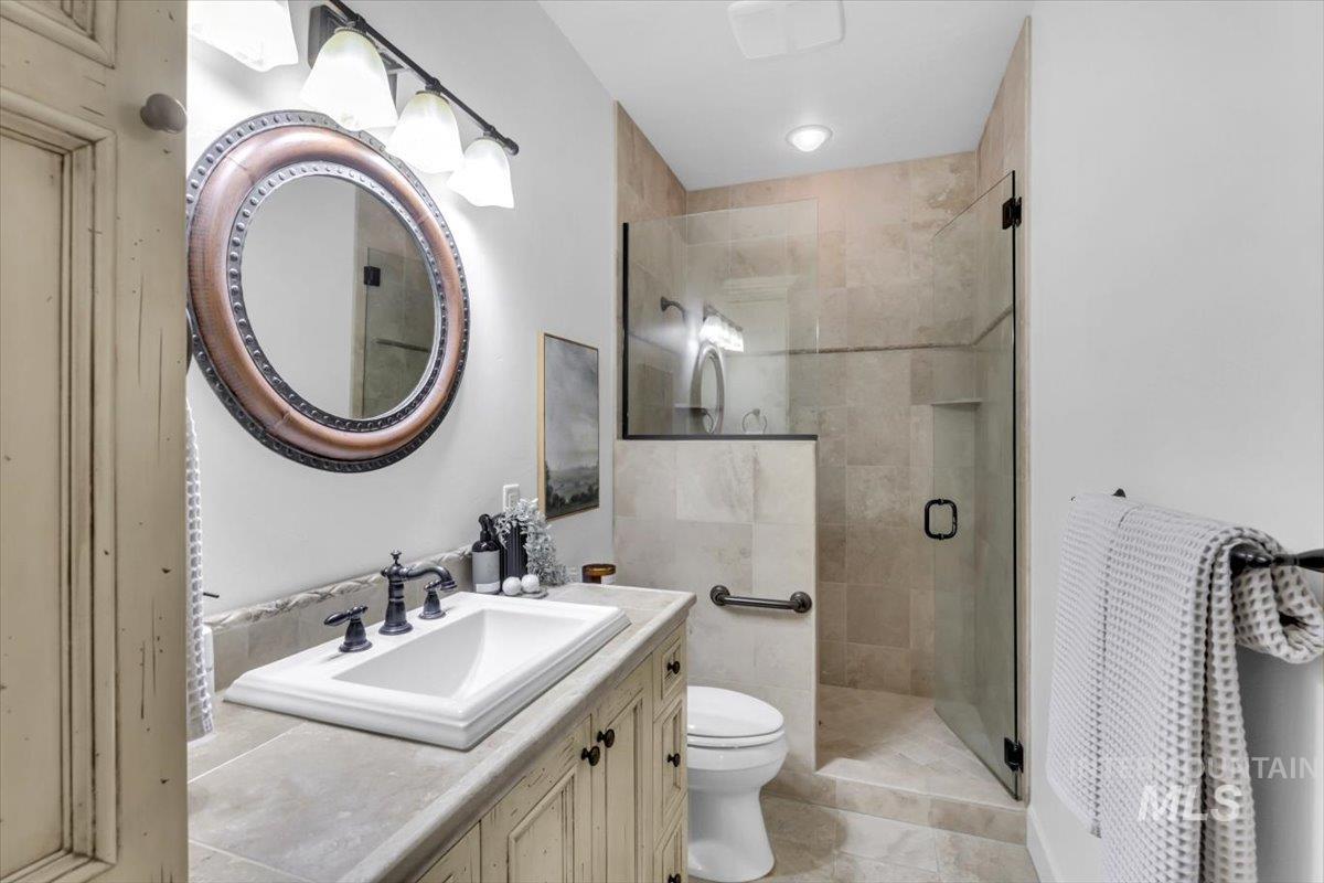 3364 S Temperance Way