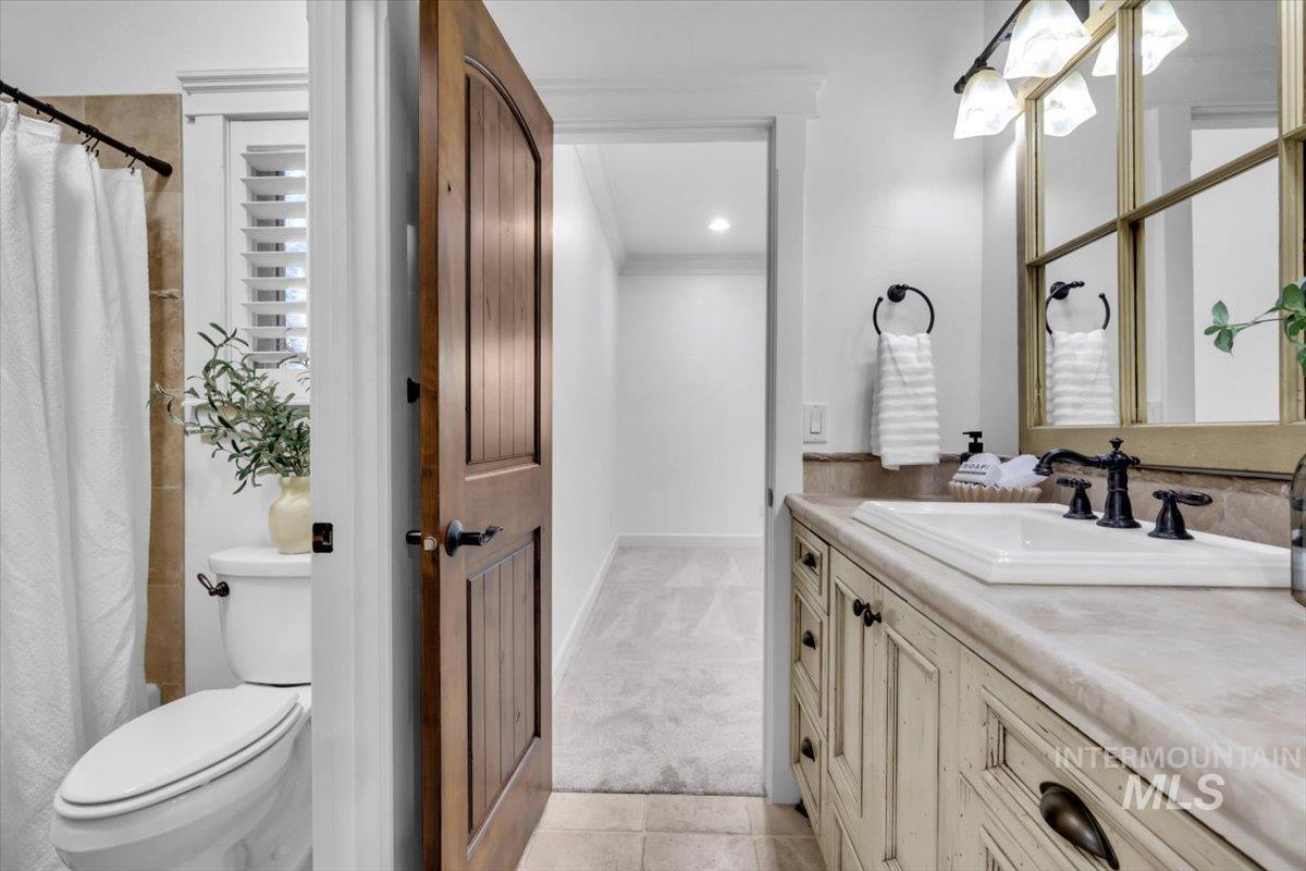 3364 S Temperance Way