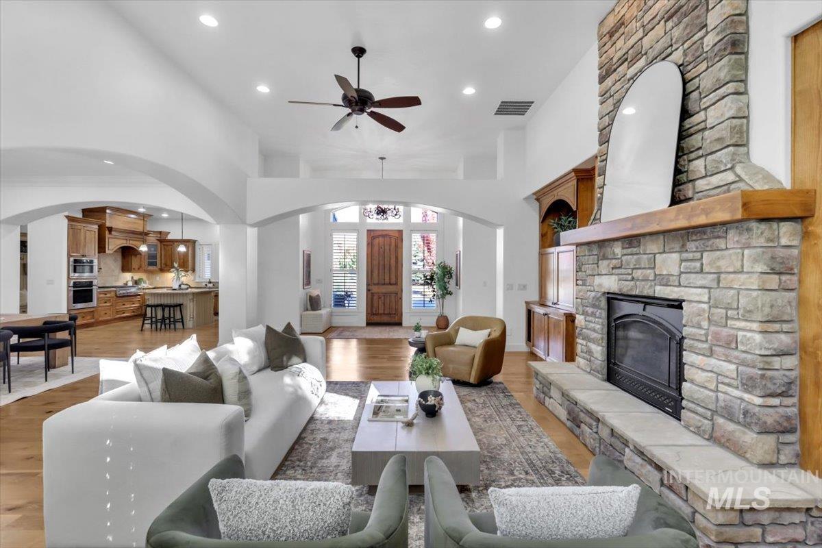 3364 S Temperance Way