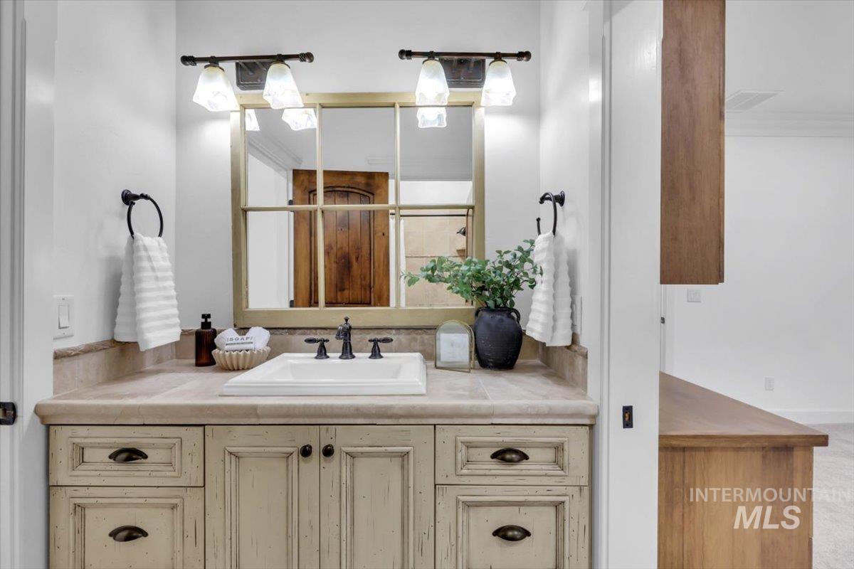 3364 S Temperance Way