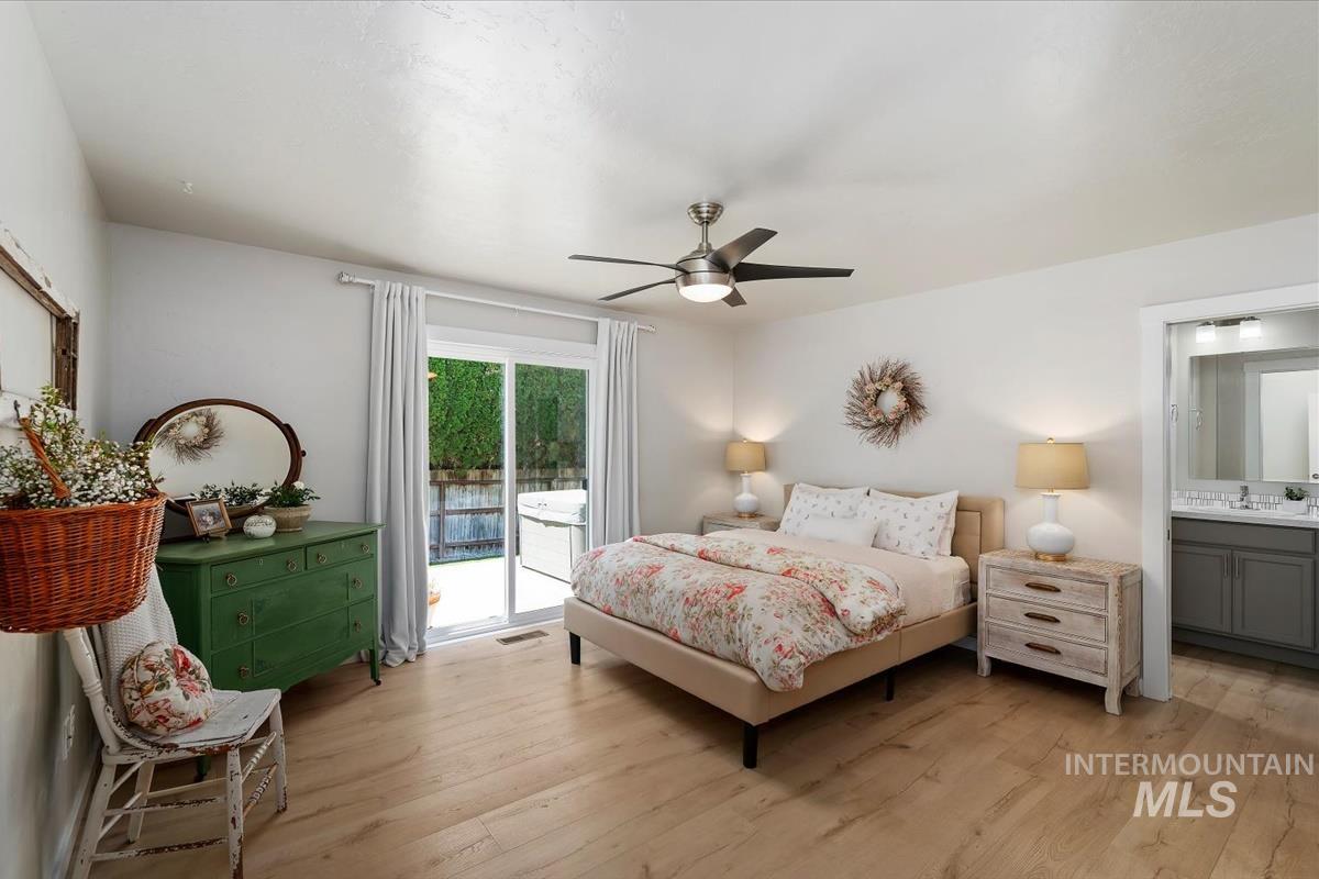 2404 E Clackamas Ct