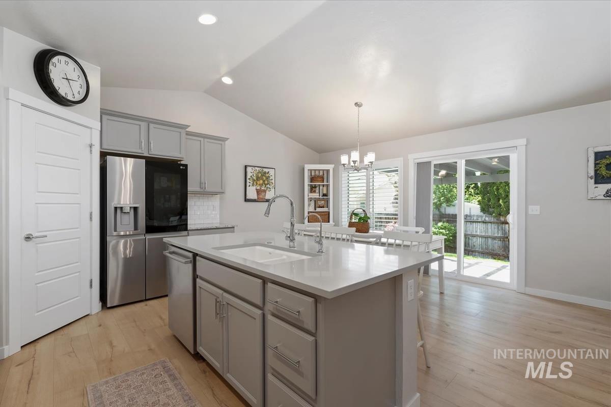 2404 E Clackamas Ct