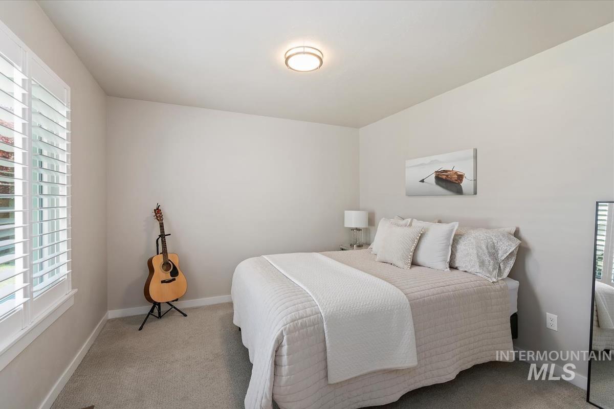 2404 E Clackamas Ct