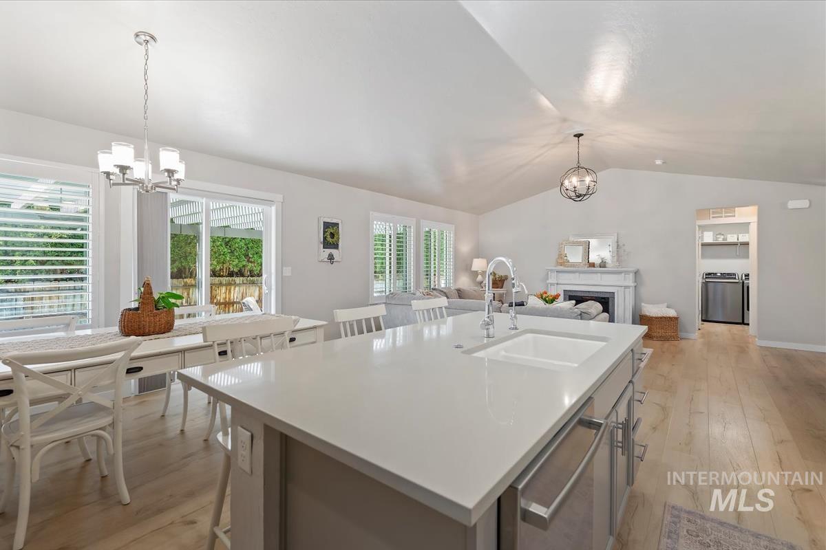 2404 E Clackamas Ct