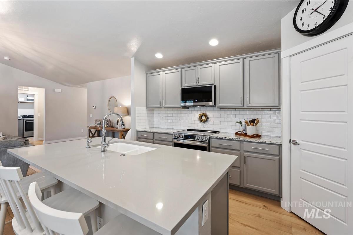 2404 E Clackamas Ct