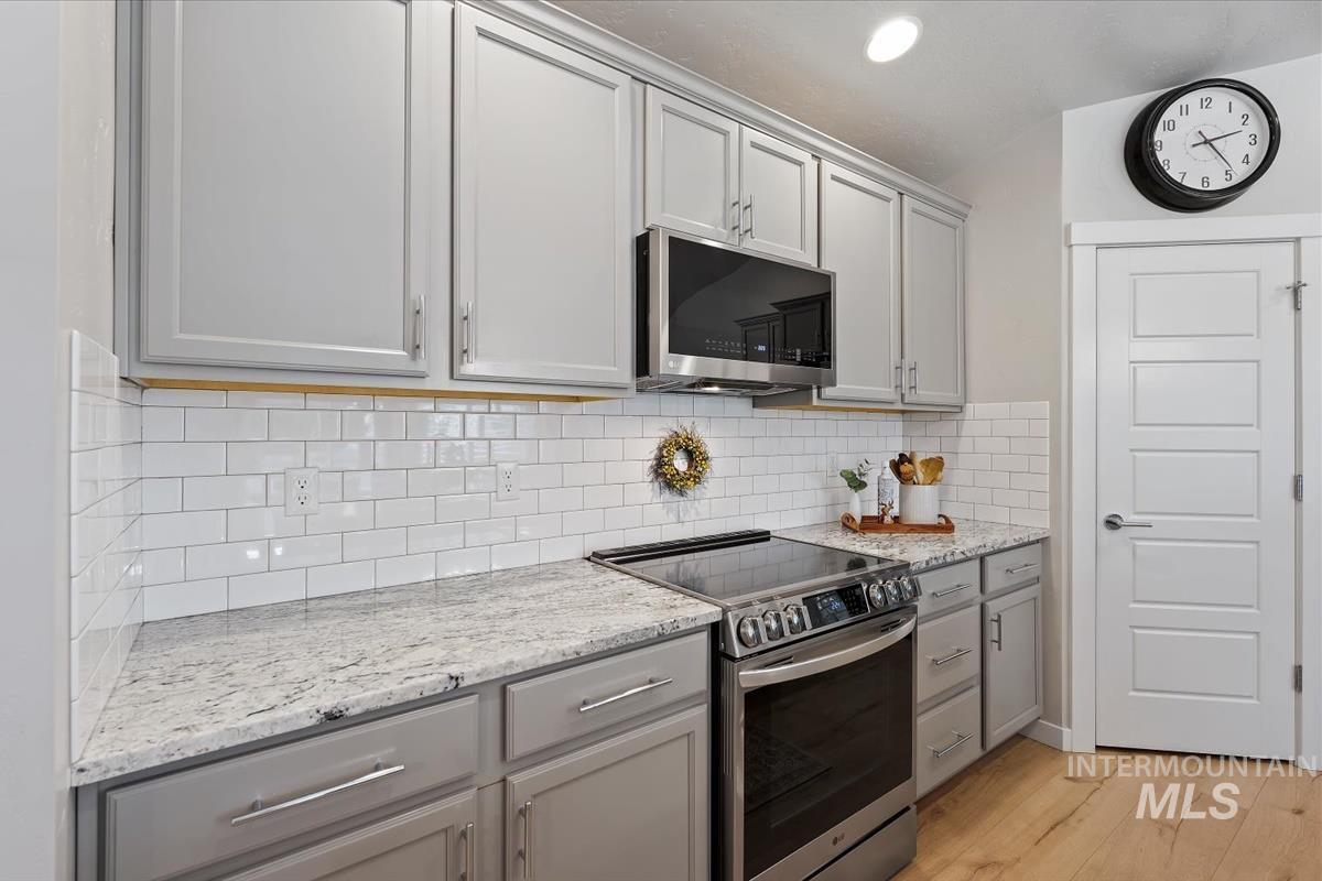 2404 E Clackamas Ct