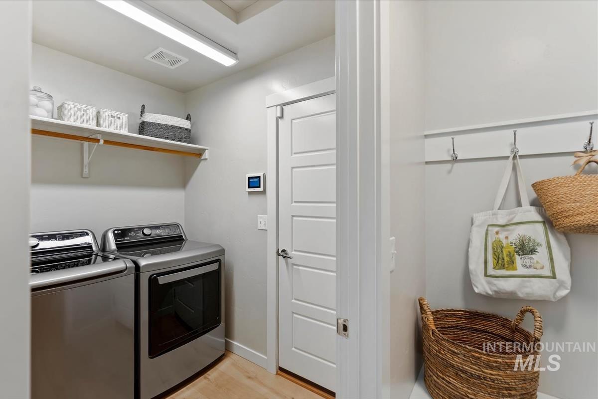 2404 E Clackamas Ct