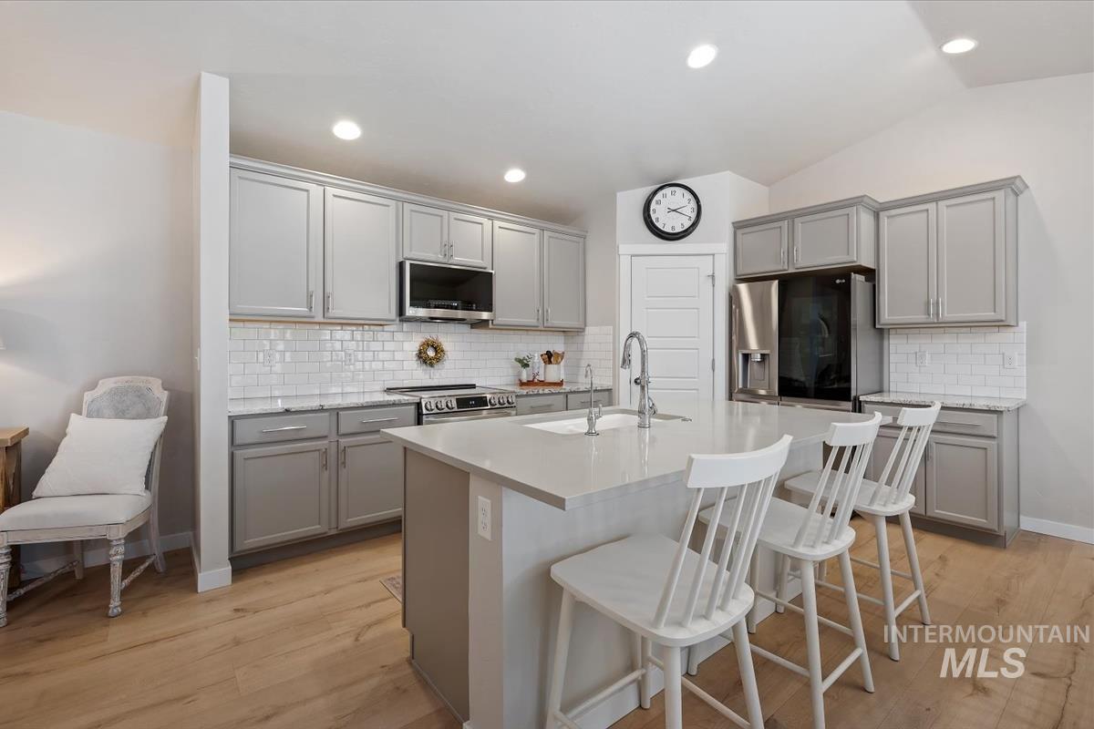 2404 E Clackamas Ct