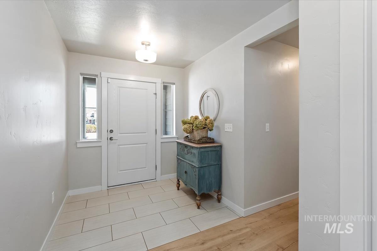 2404 E Clackamas Ct