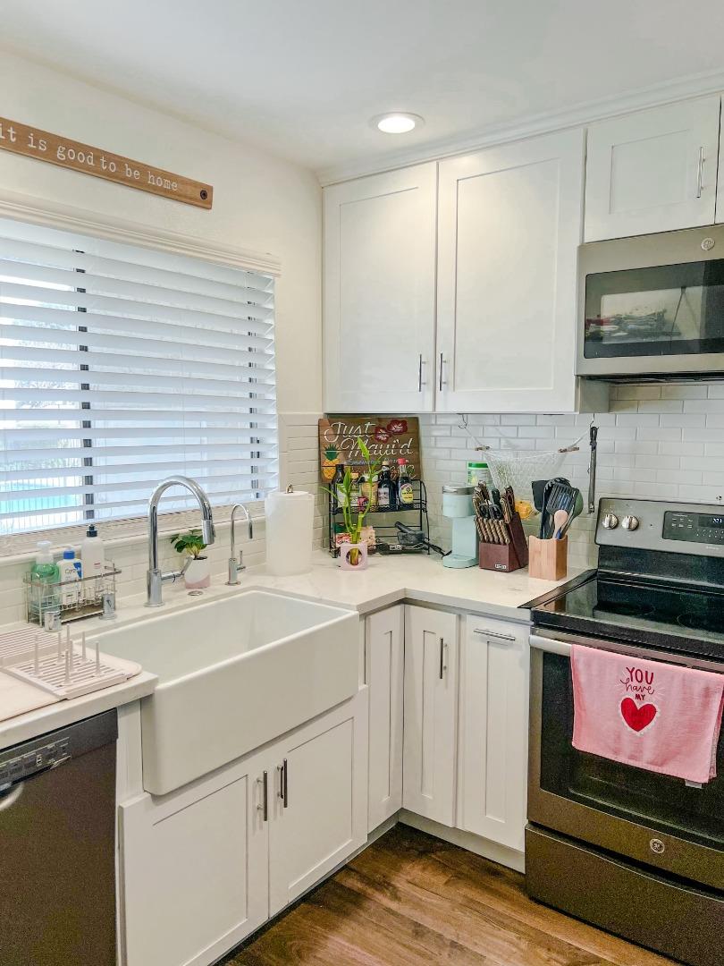 260 West Dunne AVE 18